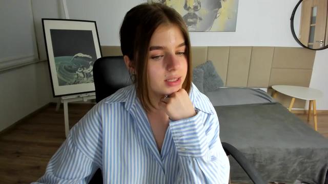 Gallery image thumbnail from Innolasa's myfreecams stream on, 05/06/2024, 18:34 image 16 of 20