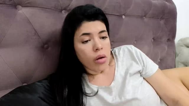 Gallery image thumbnail from Aeena's myfreecams stream on, 04/15/2024, 23:08 image 3 of 20