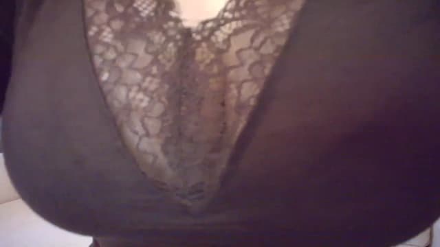 Gallery image thumbnail from Aelis's myfreecams stream on, 03/12/2026, 02:37 image 8 of 20