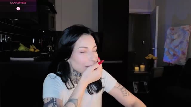 Gallery image thumbnail from Alice's myfreecams stream on, 12/20/2025, 10:10 image 2 of 20