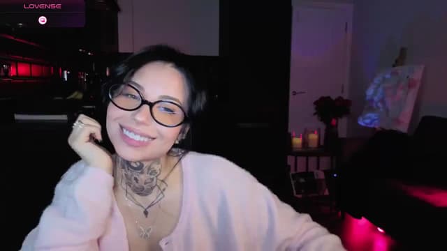 Gallery image thumbnail from Alice's myfreecams stream on, 01/26/2026, 24:52 image 4 of 20