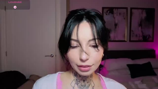 Gallery image thumbnail from Alice's myfreecams stream on, 02/15/2026, 21:20 image 1 of 20