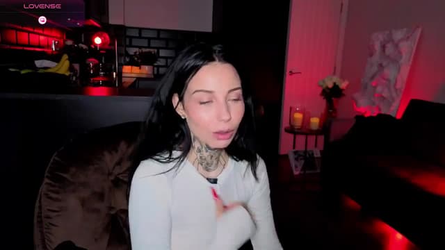 Gallery image thumbnail from Alice's myfreecams stream on, 04/09/2026, 15:23 image 14 of 20