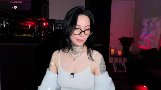 Gallery image thumbnail from Alice's myfreecams stream on, 04/25/2026, 07:54 image 13 of 20