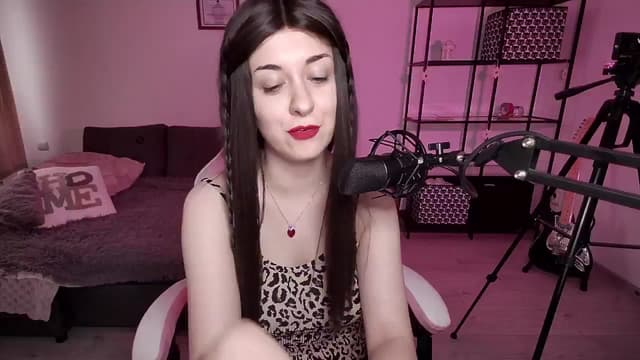 Gallery image thumbnail from Alora's myfreecams stream on, 07/16/2024, 17:08 image 3 of 20
