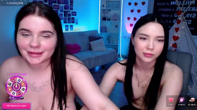 Gallery image thumbnail from Aluvi's myfreecams stream on, 08/18/2025, 12:16 image 17 of 20
