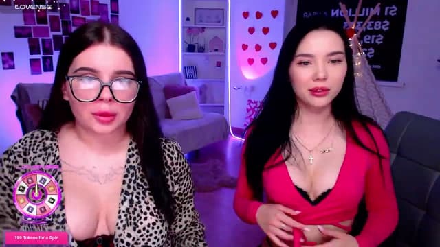 Gallery image thumbnail from Aluvi's myfreecams stream on, 08/19/2025, 10:47 image 13 of 20