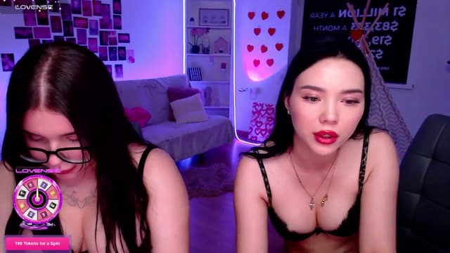 Gallery image thumbnail from Aluvi's myfreecams stream on, 08/19/2025, 12:21 image 9 of 20