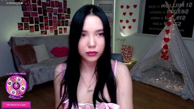 Gallery image thumbnail from Aluvi's myfreecams stream on, 08/20/2025, 10:01 image 4 of 20