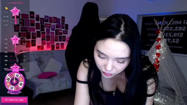 Gallery image thumbnail from Aluvi's myfreecams stream on, 08/29/2025, 12:18 image 3 of 20
