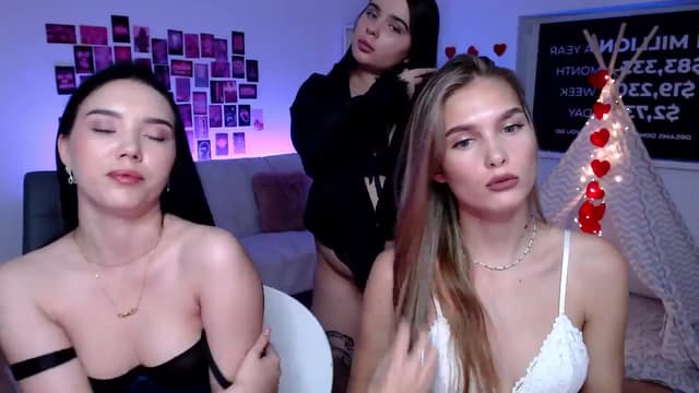 Gallery image thumbnail from Aluvi's myfreecams stream on, 08/30/2025, 11:25 image 3 of 20