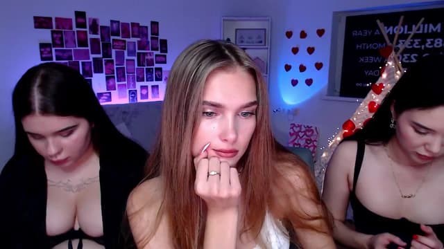 Gallery image thumbnail from Aluvi's myfreecams stream on, 08/30/2025, 12:42 image 7 of 20