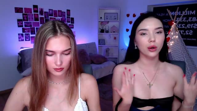 Gallery image thumbnail from Aluvi's myfreecams stream on, 08/30/2025, 13:20 image 17 of 20