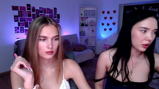 Gallery image thumbnail from Aluvi's myfreecams stream on, 08/30/2025, 13:20 image 14 of 20