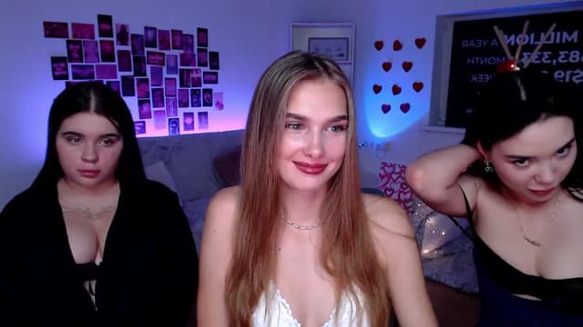 Gallery image thumbnail from Aluvi's myfreecams stream on, 08/30/2025, 13:20 image 3 of 20