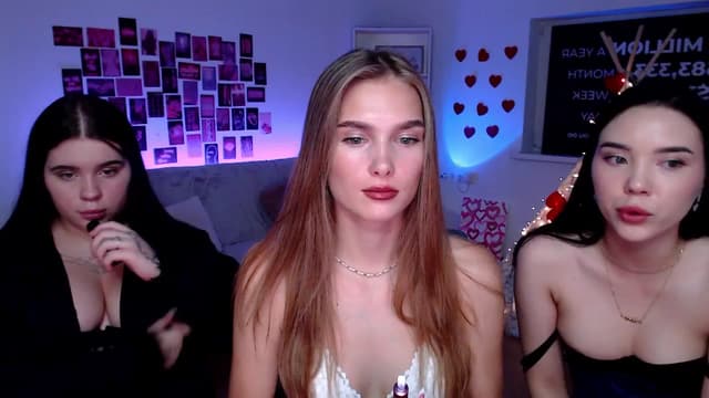 Gallery image thumbnail from Aluvi's myfreecams stream on, 08/30/2025, 13:20 image 1 of 20