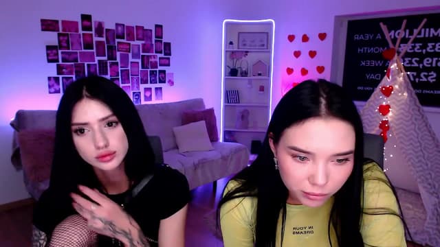 Gallery image thumbnail from Aluvi's myfreecams stream on, 08/31/2025, 12:53 image 18 of 20