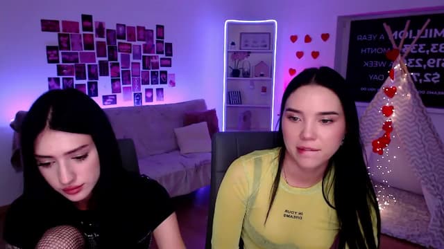 Gallery image thumbnail from Aluvi's myfreecams stream on, 08/31/2025, 13:58 image 13 of 20