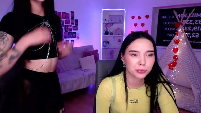 Gallery image thumbnail from Aluvi's myfreecams stream on, 08/31/2025, 13:58 image 15 of 20