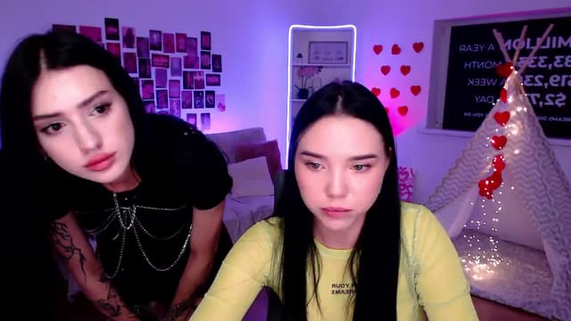 Gallery image thumbnail from Aluvi's myfreecams stream on, 08/31/2025, 13:58 image 8 of 20