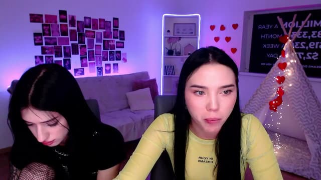 Gallery image thumbnail from Aluvi's myfreecams stream on, 08/31/2025, 13:58 image 2 of 20