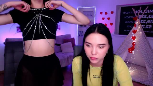 Gallery image thumbnail from Aluvi's myfreecams stream on, 08/31/2025, 13:58 image 6 of 20