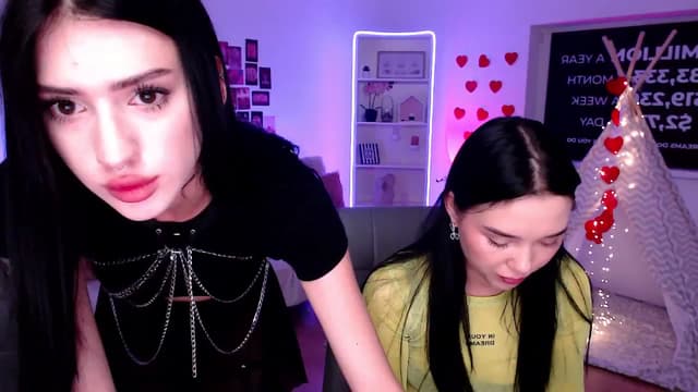 Gallery image thumbnail from Aluvi's myfreecams stream on, 08/31/2025, 13:58 image 17 of 20