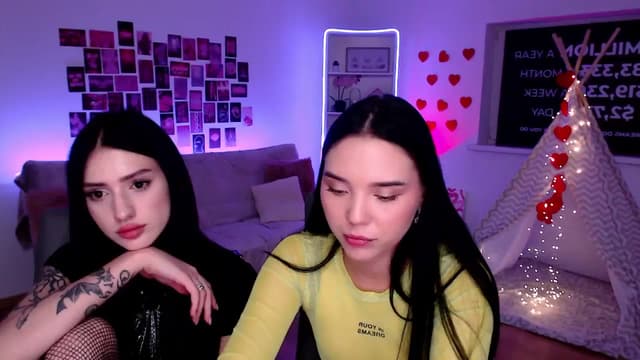Gallery image thumbnail from Aluvi's myfreecams stream on, 08/31/2025, 13:58 image 12 of 20