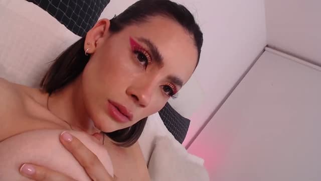 Gallery image thumbnail from AmyLi's myfreecams stream on, 11/29/2023, 06:42 image 9 of 20