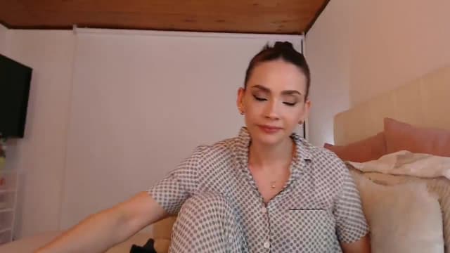 Gallery image thumbnail from AmyLi's myfreecams stream on, 10/16/2024, 05:17 image 14 of 20