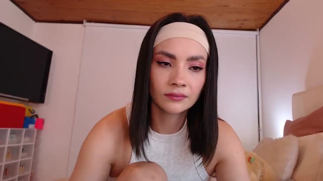 Gallery image thumbnail from AmyLi's myfreecams stream on, 12/14/2024, 06:32 image 13 of 20