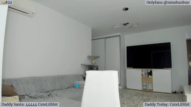 Gallery image thumbnail from Angie's myfreecams stream on, 12/17/2022, 06:34 image 8 of 20