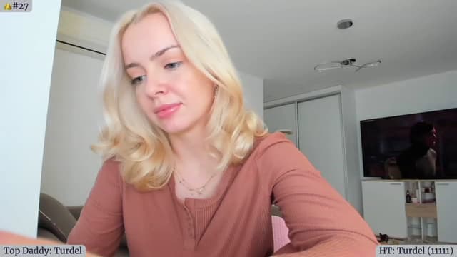 Gallery image thumbnail from Angie's myfreecams stream on, 12/01/2023, 05:43 image 15 of 20