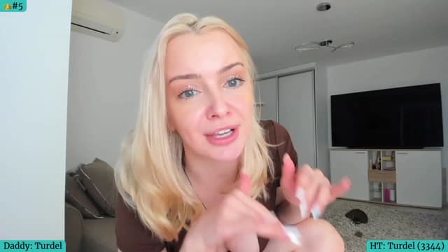 Gallery image thumbnail from Angie's myfreecams stream on, 12/31/2023, 07:01 image 1 of 20