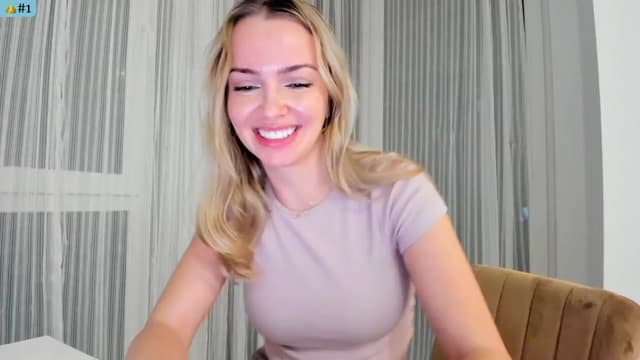 Gallery image thumbnail from Angie's myfreecams stream on, 12/22/2024, 06:14 image 18 of 20