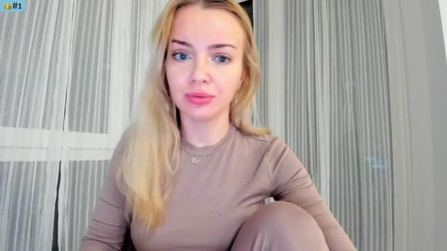 Gallery image thumbnail from Angie's myfreecams stream on, 12/28/2024, 06:47 image 1 of 20
