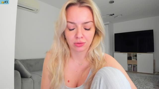 Gallery image thumbnail from Angie's myfreecams stream on, 03/21/2025, 05:25 image 14 of 20