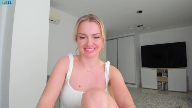 Gallery image thumbnail from Angie's myfreecams stream on, 04/05/2025, 04:50 image 9 of 20