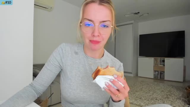Gallery image thumbnail from Angie's myfreecams stream on, 04/07/2025, 04:01 image 4 of 20