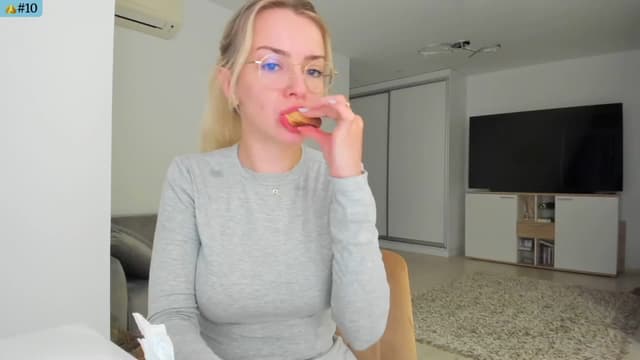 Gallery image thumbnail from Angie's myfreecams stream on, 04/07/2025, 04:01 image 5 of 20