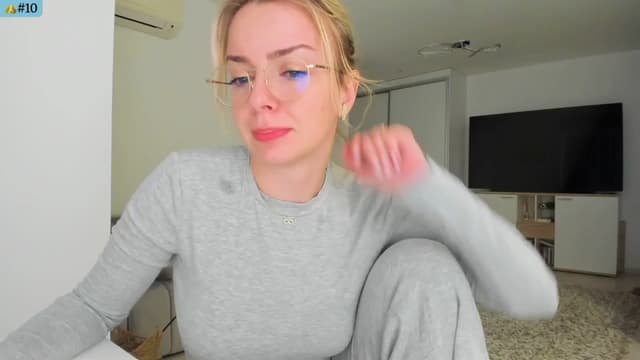 Gallery image thumbnail from Angie's myfreecams stream on, 04/07/2025, 04:01 image 3 of 20