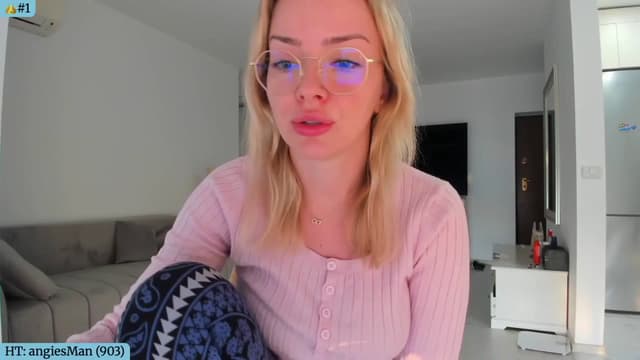 Gallery image thumbnail from Angie's myfreecams stream on, 06/20/2025, 04:40 image 3 of 20