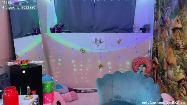 Gallery image thumbnail from April's myfreecams stream on, 09/07/2023, 04:01 image 6 of 20