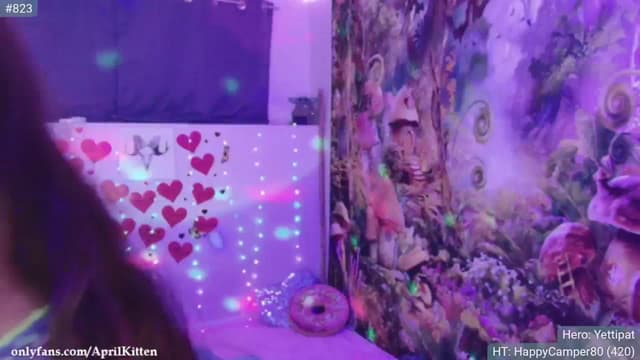 Gallery image thumbnail from April's myfreecams stream on, 03/15/2024, 04:20 image 12 of 20