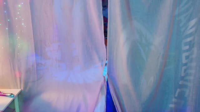 Gallery image thumbnail from April's myfreecams stream on, 08/18/2024, 07:37 image 17 of 20