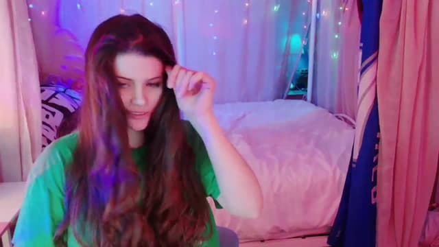 Gallery image thumbnail from April's myfreecams stream on, 01/05/2025, 08:33 image 10 of 20