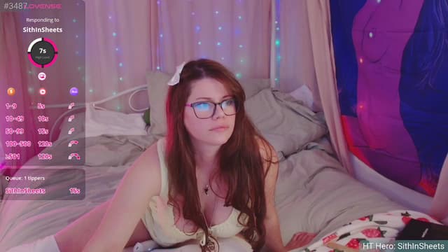 Gallery image thumbnail from April's myfreecams stream on, 06/27/2025, 06:10 image 14 of 20