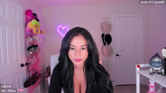 Gallery image thumbnail from Ari2b's myfreecams stream on, 08/20/2025, 03:20 image 11 of 20