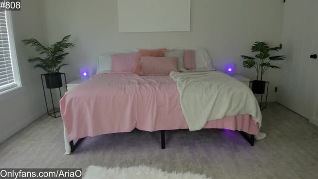 Gallery image thumbnail from AriaO's myfreecams stream on, 06/01/2023, 22:22 image 19 of 20