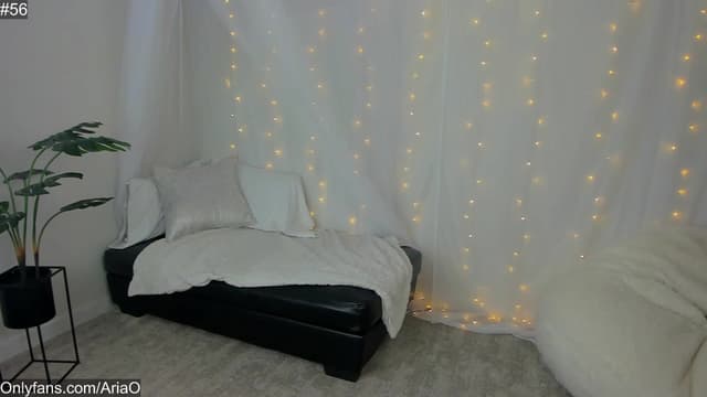 Gallery image thumbnail from AriaO's myfreecams stream on, 06/17/2023, 01:42 image 18 of 20